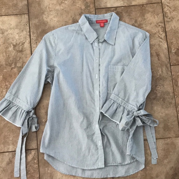 Saks Fifth Avenue Tops - Saks fifth avenue button up top w bow sleeves